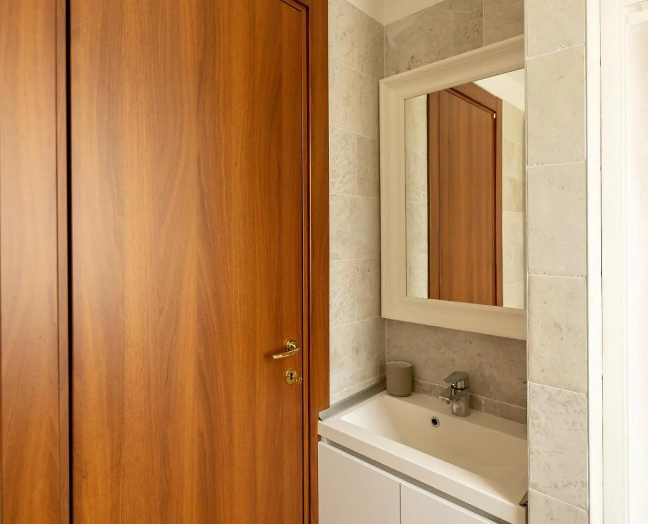 Apartment Appartamento Bohemien Parma Italy